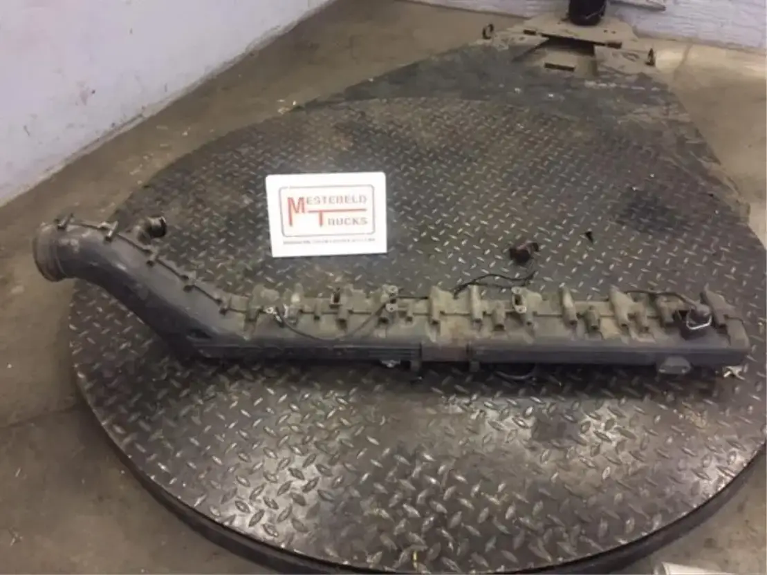 Scania Inlaatspruitstuk DC 13