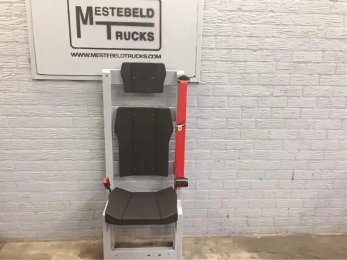 DIV. Stoel hulpverleningsauto