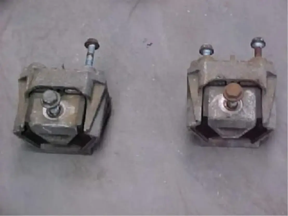 Mercedes-Benz Motorrubber achter Atego