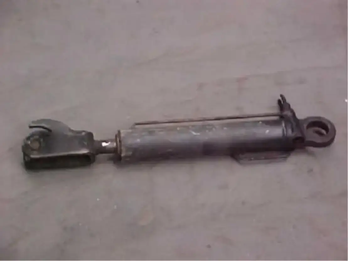 Mercedes-Benz Cabinekantelcilinder