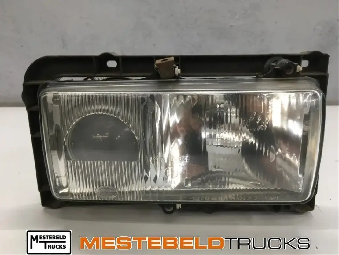 Mercedes-Benz Koplamp Econic rechts