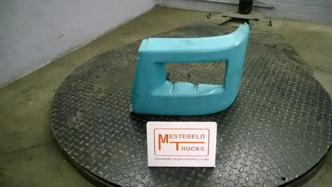 Mercedes-Benz Koplamphoek links