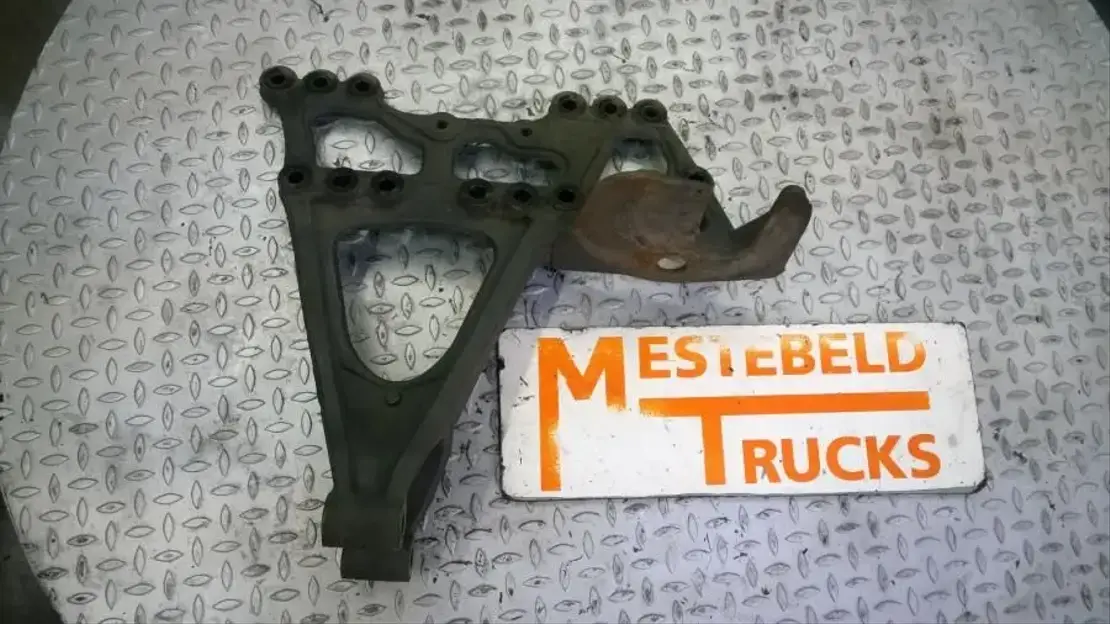 Mercedes-Benz Veersteun rechts voor achteras