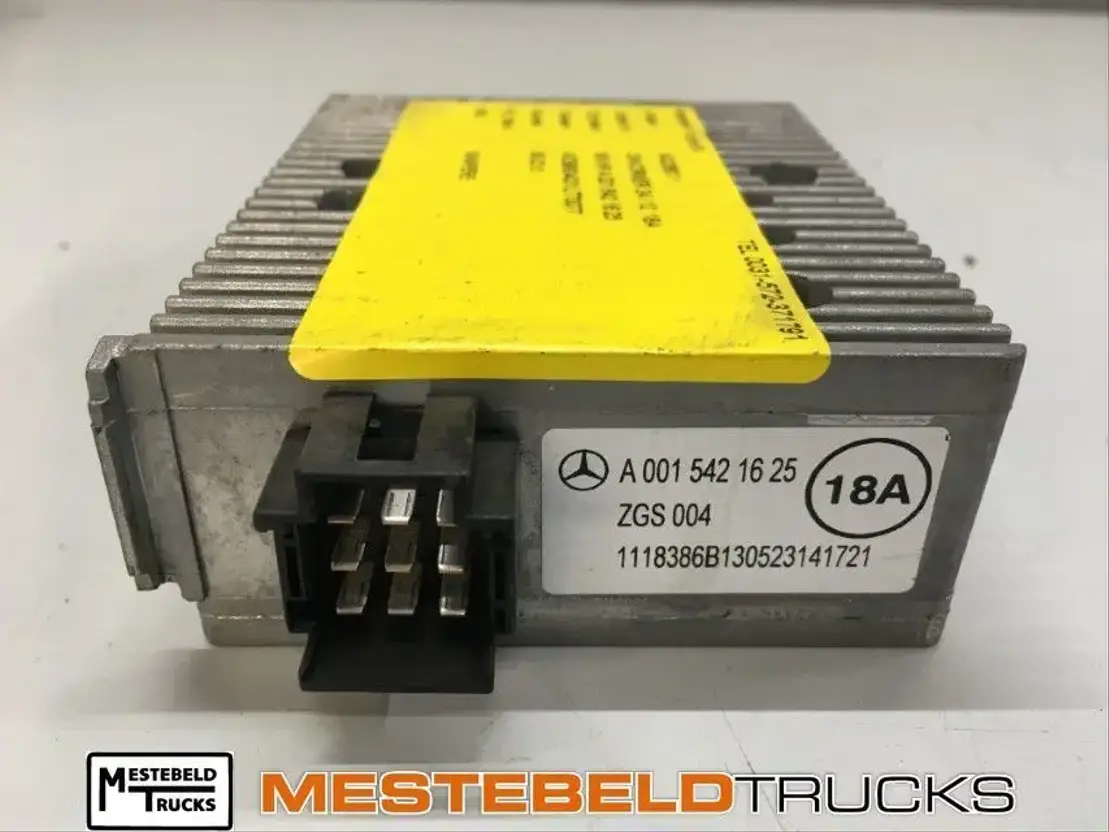 Mercedes-Benz Omvormer 24/12