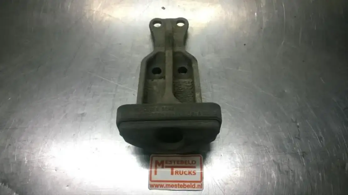 Mercedes-Benz Achteras stop