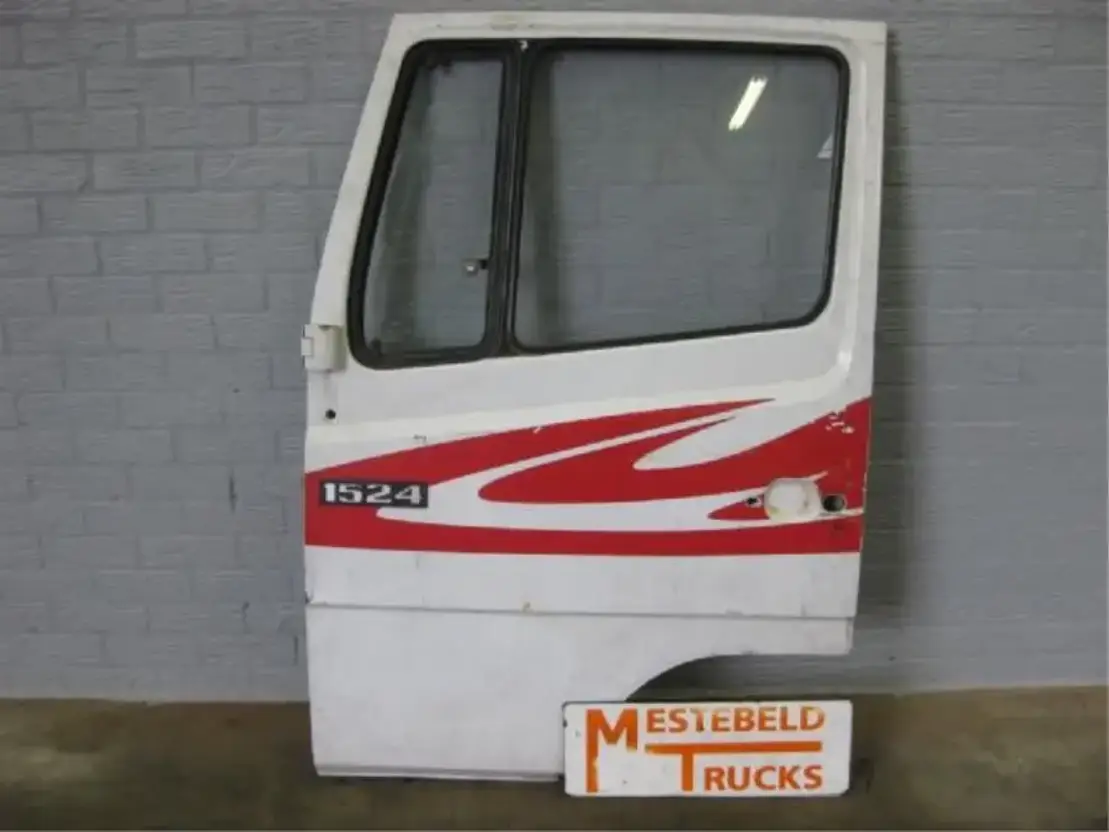 Mercedes-Benz Portier 1524 links