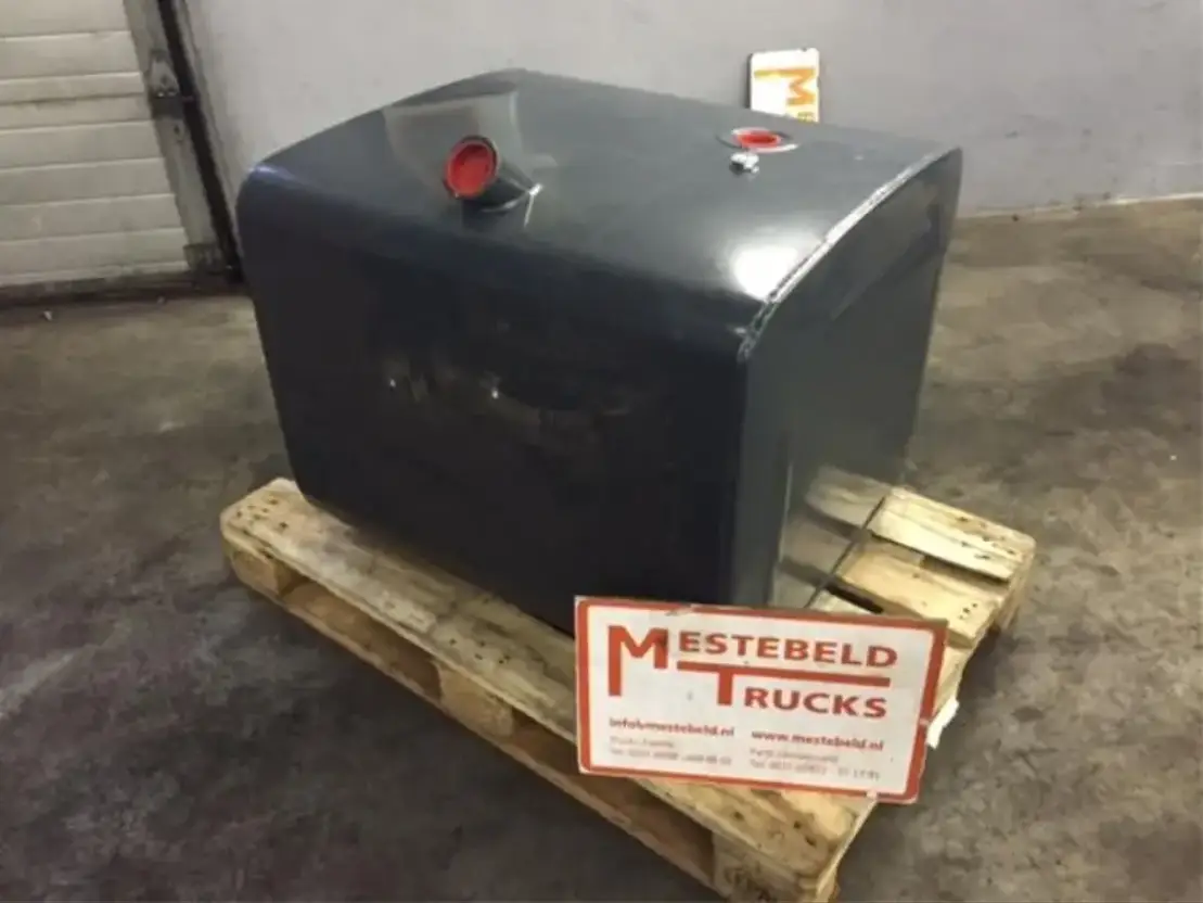 DIV. Brandstoftank 370 liter