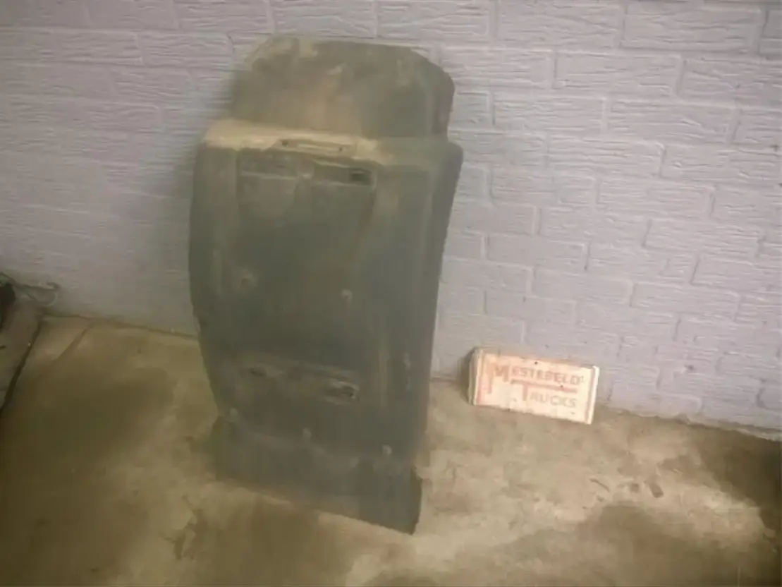 Volvo Spatbord FL240