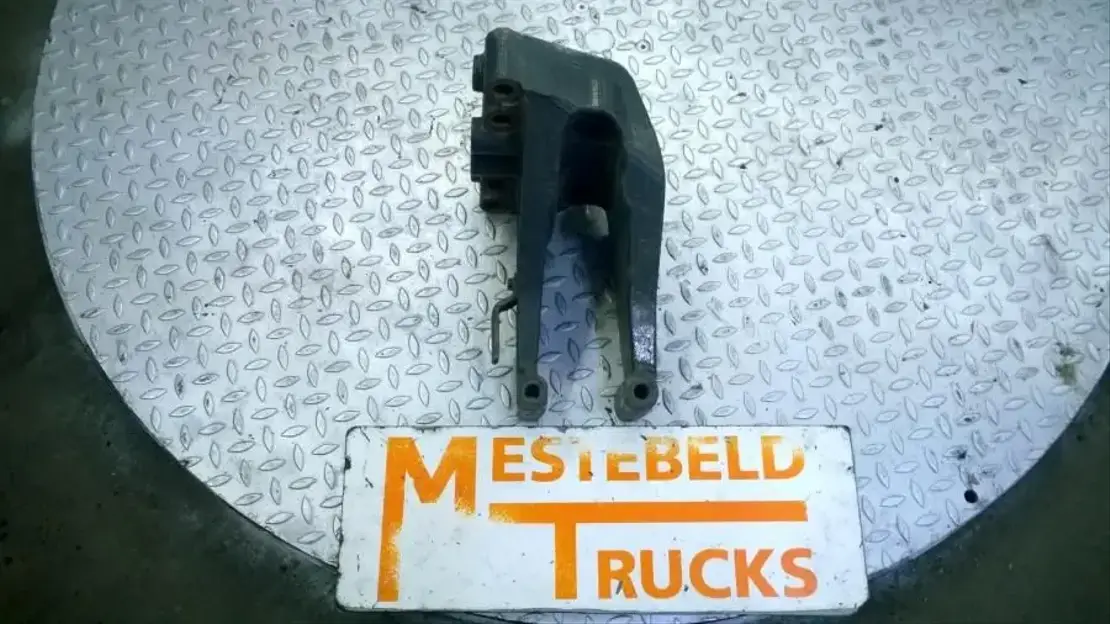 Scania R eactiestangsteun links