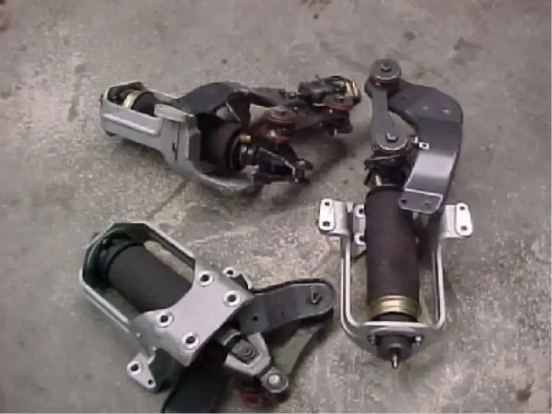 Scania Cabineschokbreker achter 124