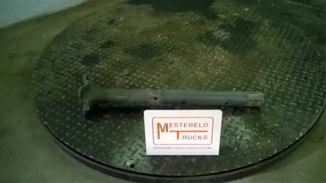 Mercedes-Benz Spatbordsteun achter