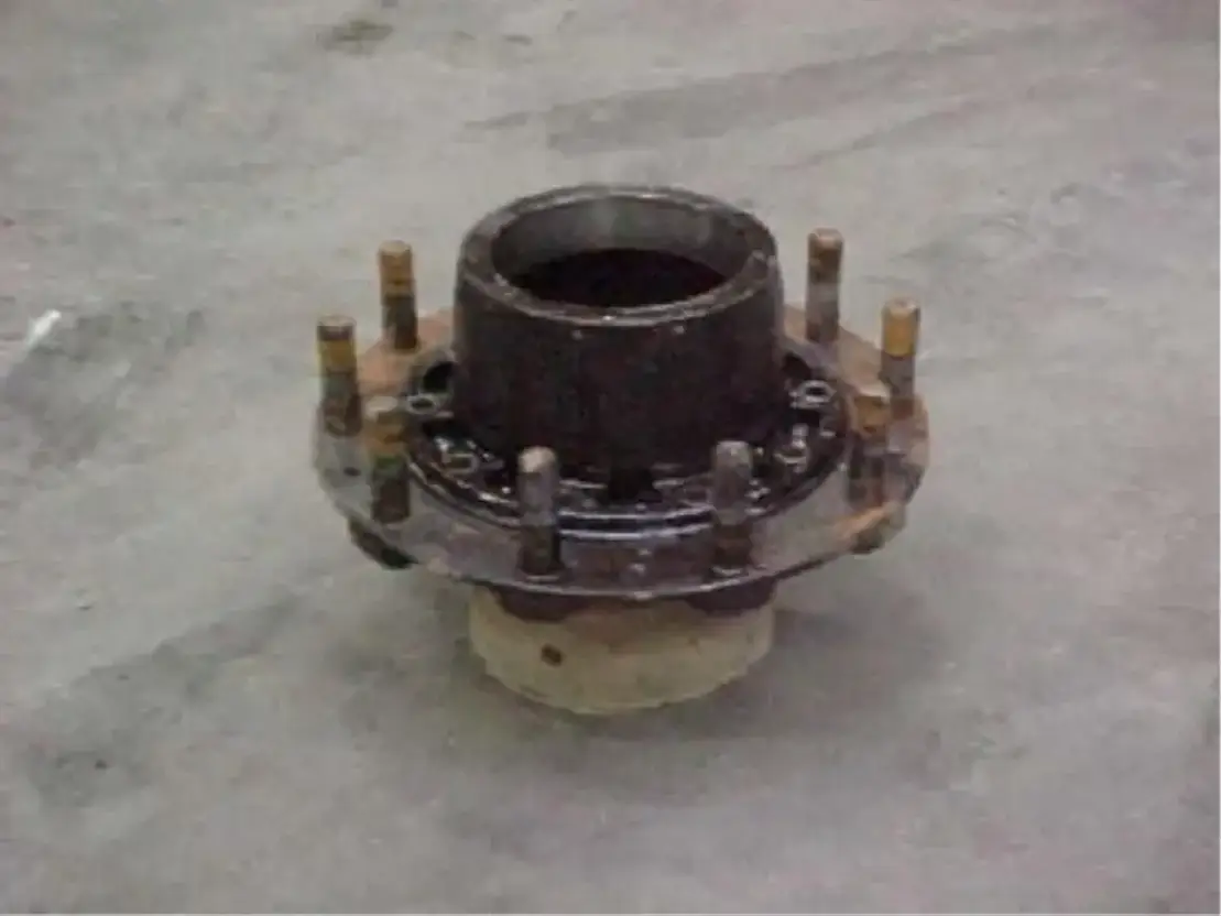 Mercedes-Benz Achteras naaf