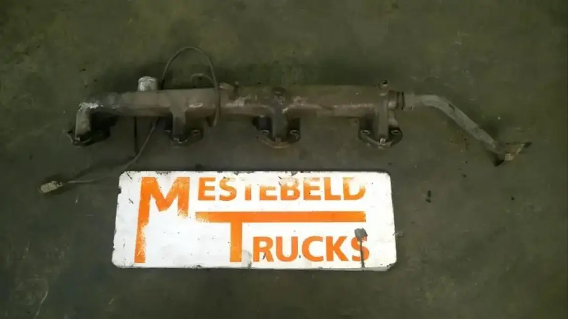 Scania Koelvloeistofbuis cilinderkop DSC 1415