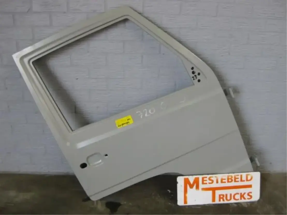 Mercedes-Benz Portier MB100D rechts