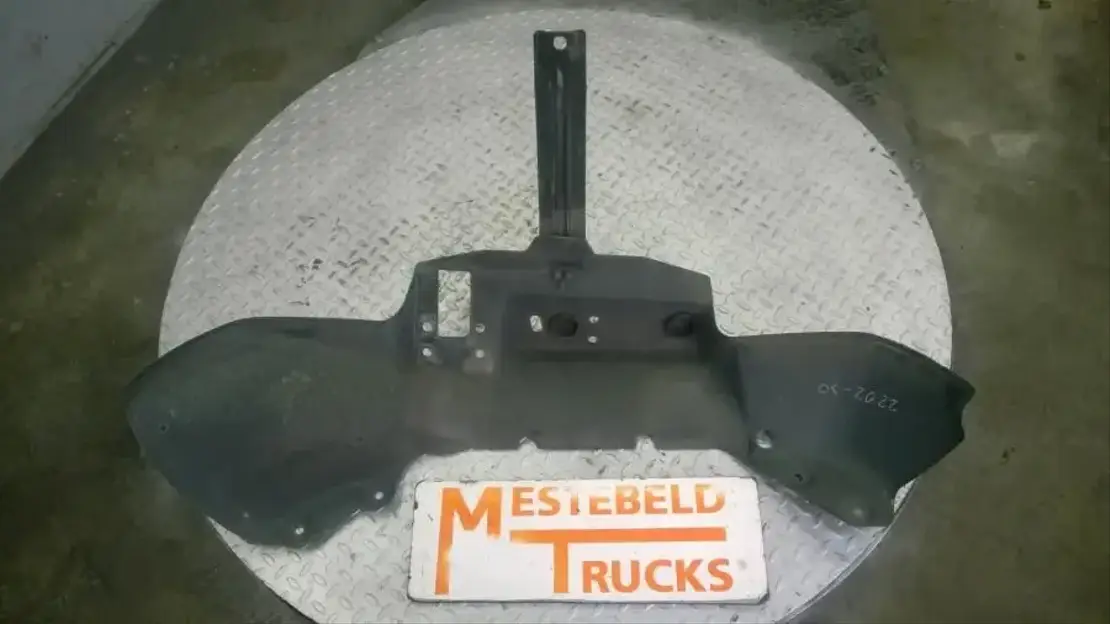 Scania Voorspatbordsteun rechts