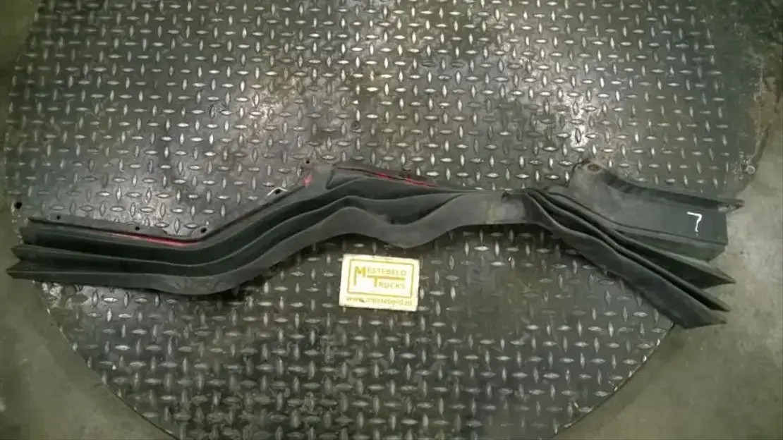 Scania G eluidsisolatiekap links