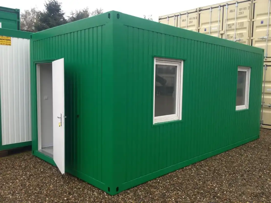 geisoleerde zeecontainer Winters 6 x 3m Bureaucontainers