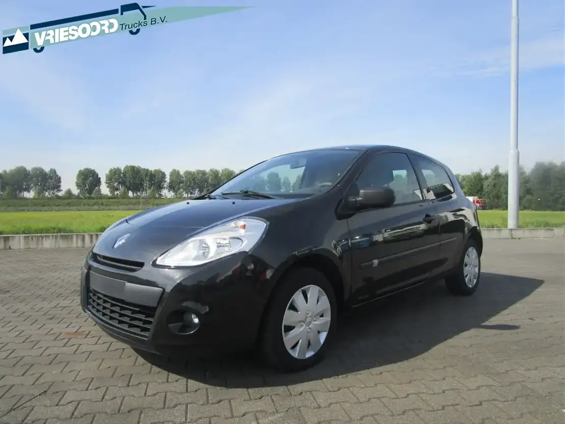 hatchback auto Renault Clio CDI 2011
