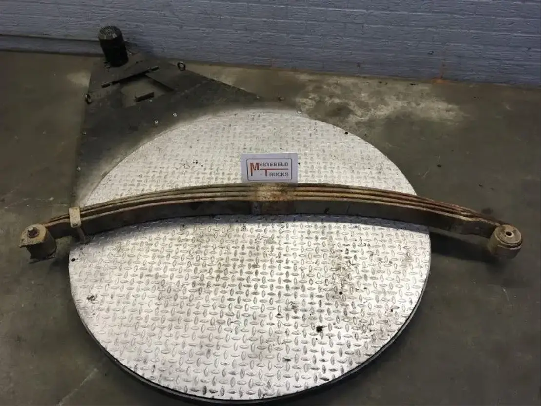 Iveco Voorveer 4 bladen parabool