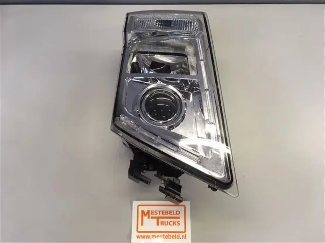 Volvo Koplamp rechts