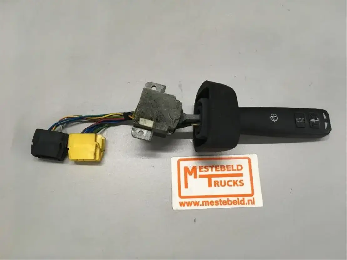 Volvo Comby ruitenwis/ruitensproeier