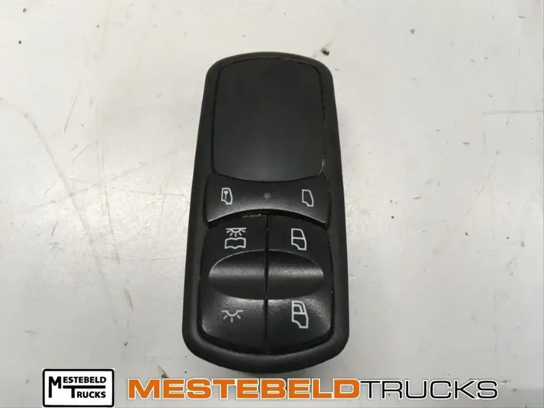 Mercedes-Benz Raamschakelaar deur rechts