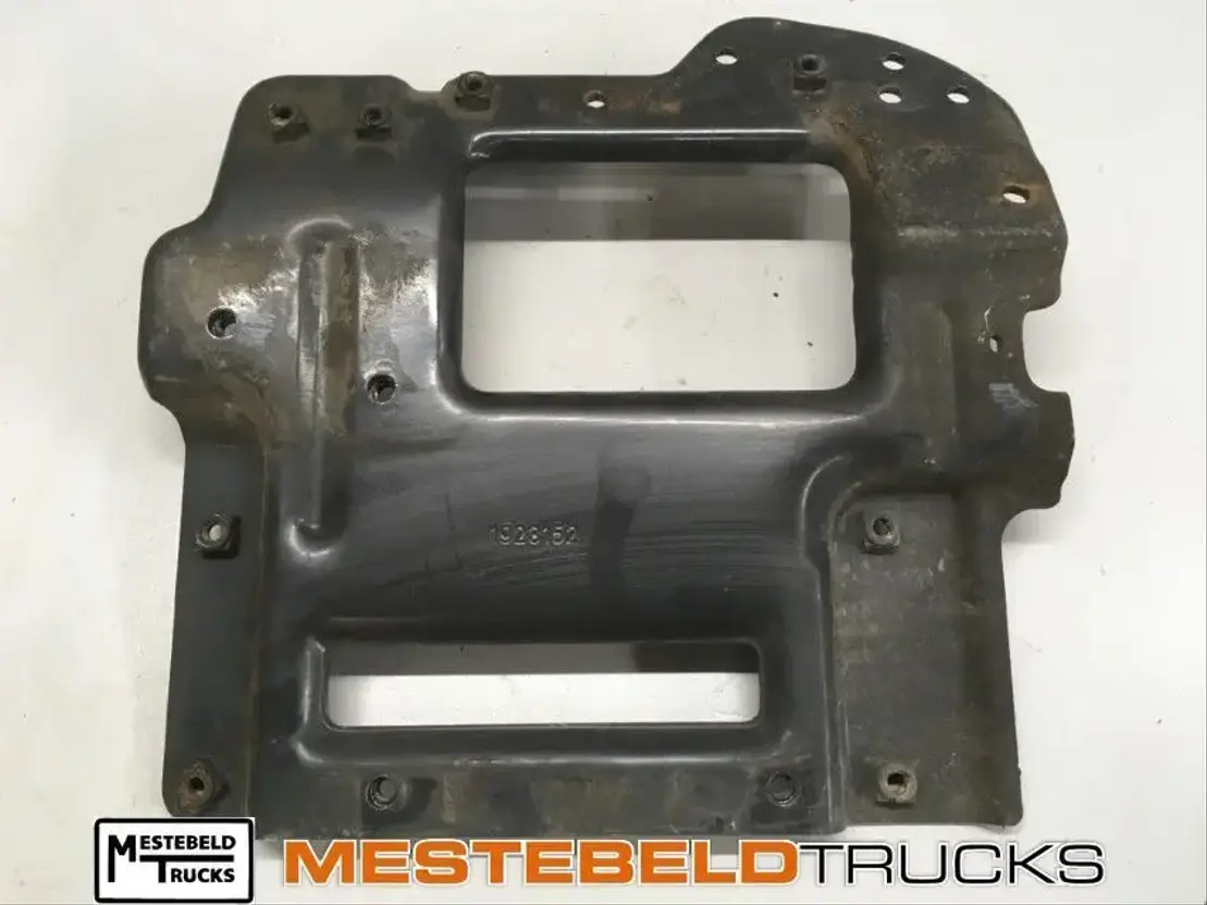 Scania Koplampsteun G410 links