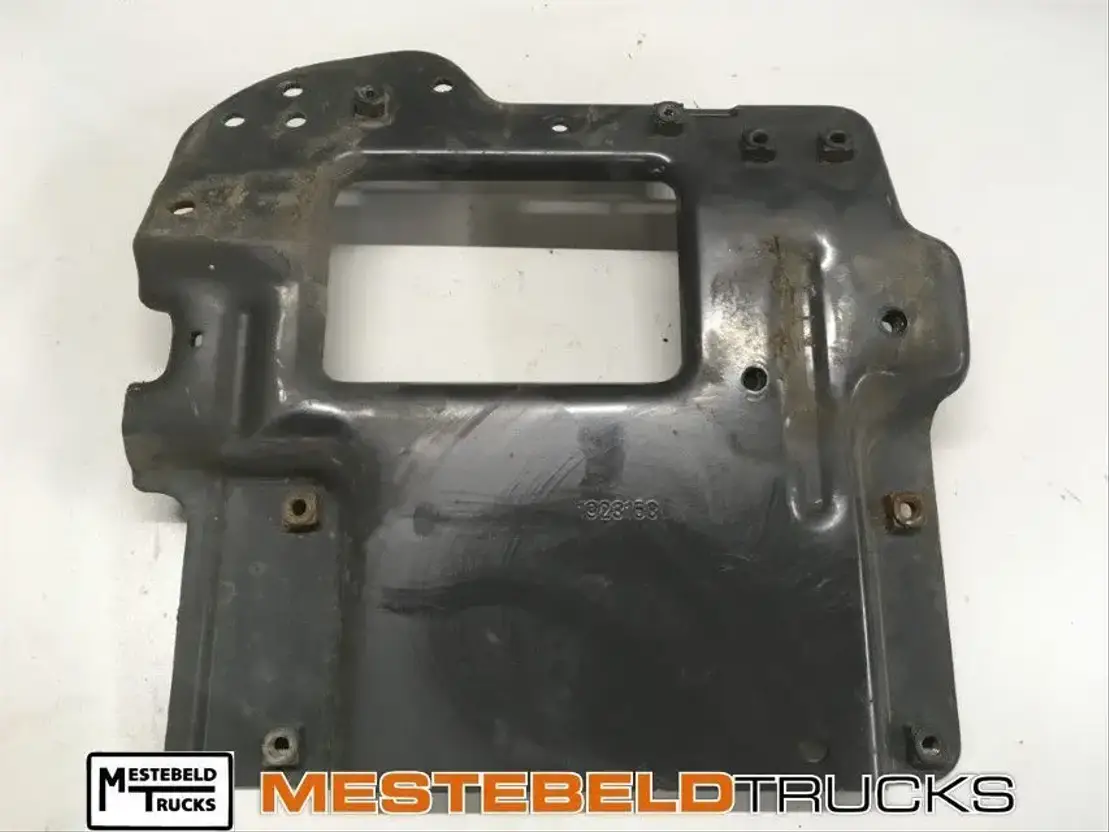 Scania Koplampsteun G410 rechts