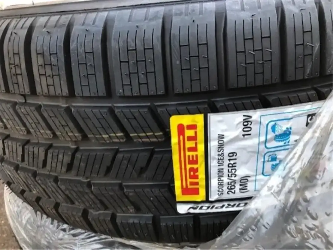 banden auto onderdeel Mercedes Benz banden PIRELLI 265/55R19 2019