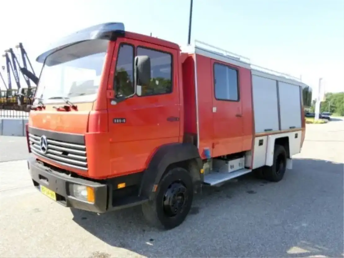 brandweerwagen vrachtwagen Mercedes Benz 1114 Brandweerwagen 1985