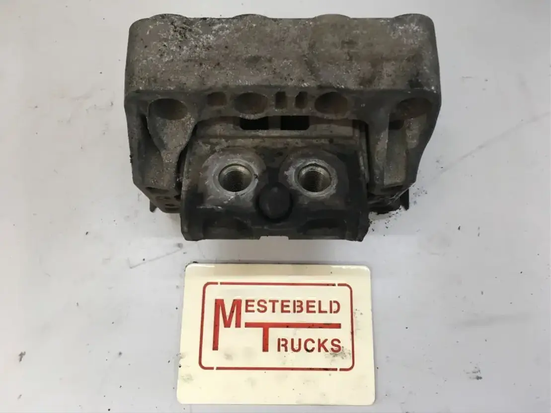 Mercedes-Benz Motorsteun rechtsvoor