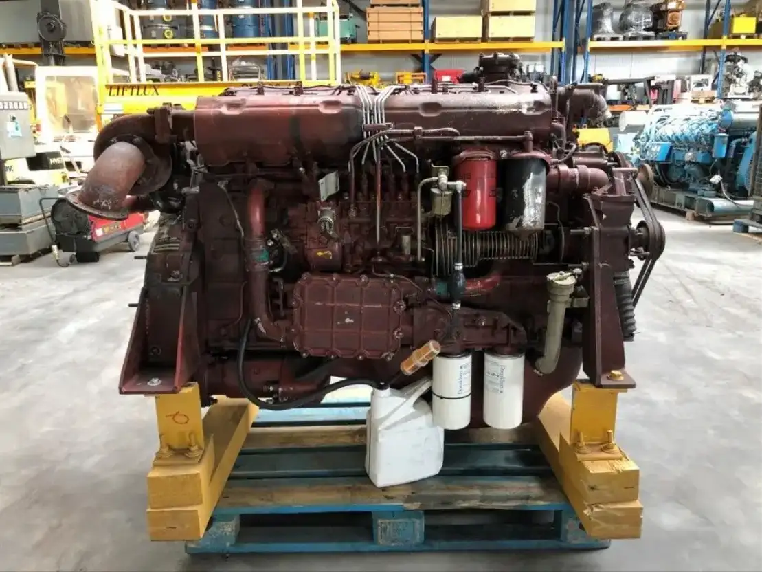 industriële motor Iveco 8210 331 PK Diesel motor