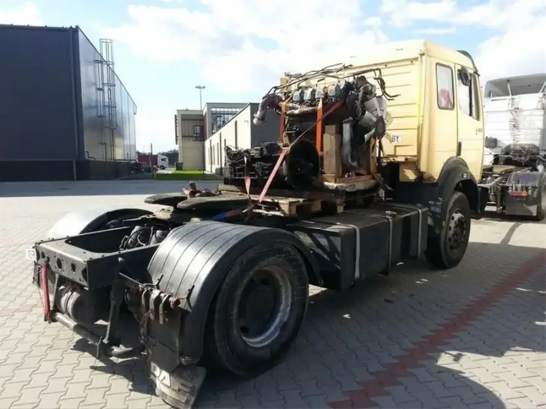 SK 1835 V8