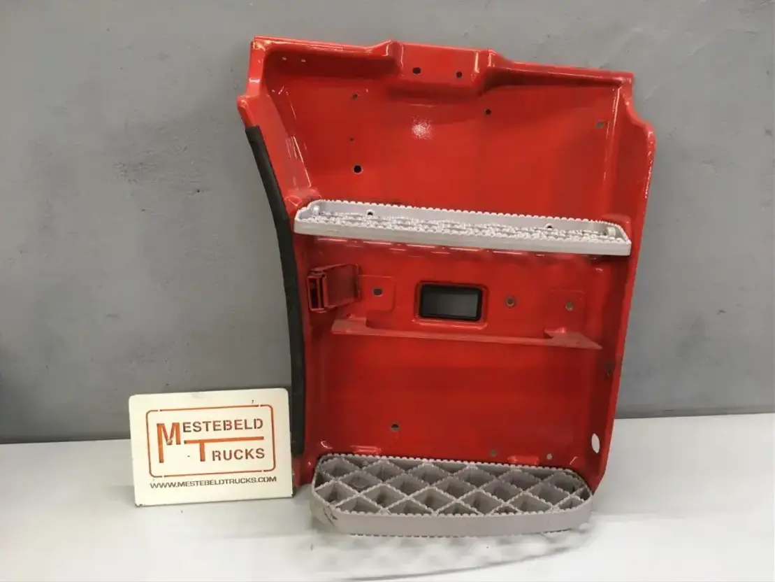 Scania Instapbak rechts