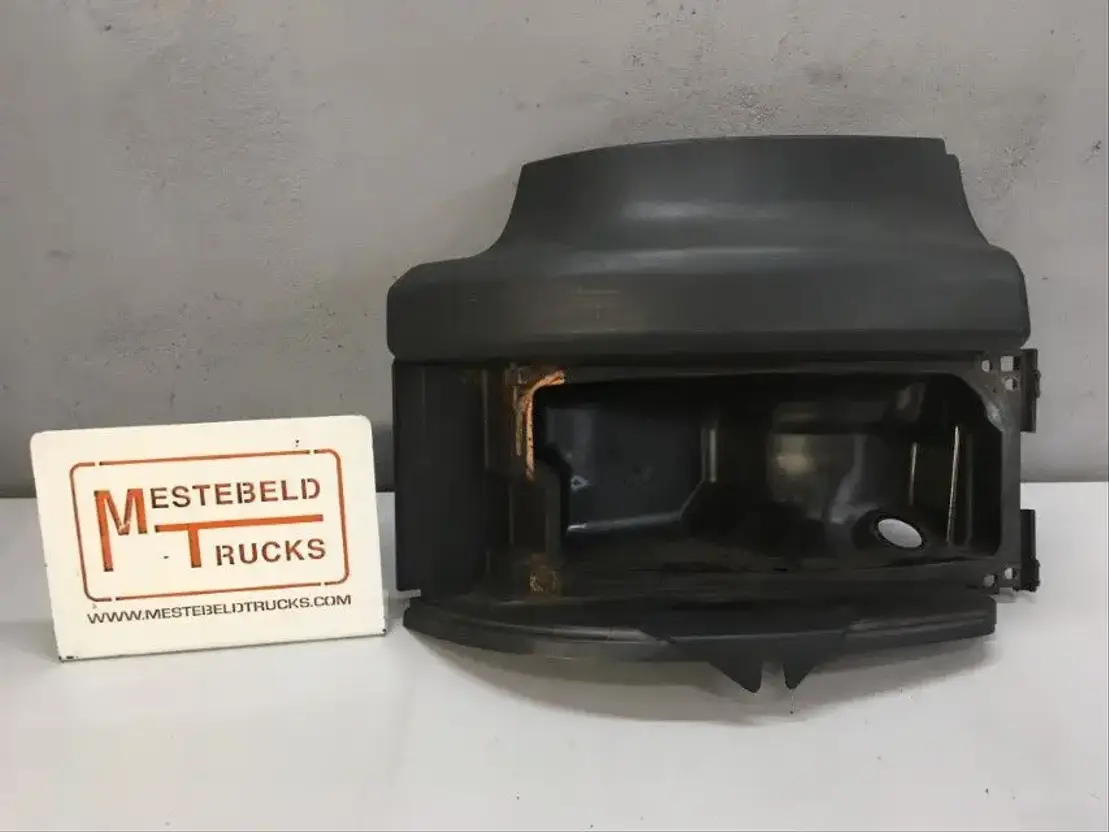 Scania Koplamphoek rechts