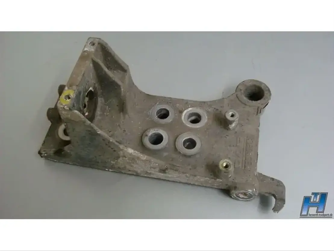 DAF Stoßfängerhalterung LH 1735002 XF105