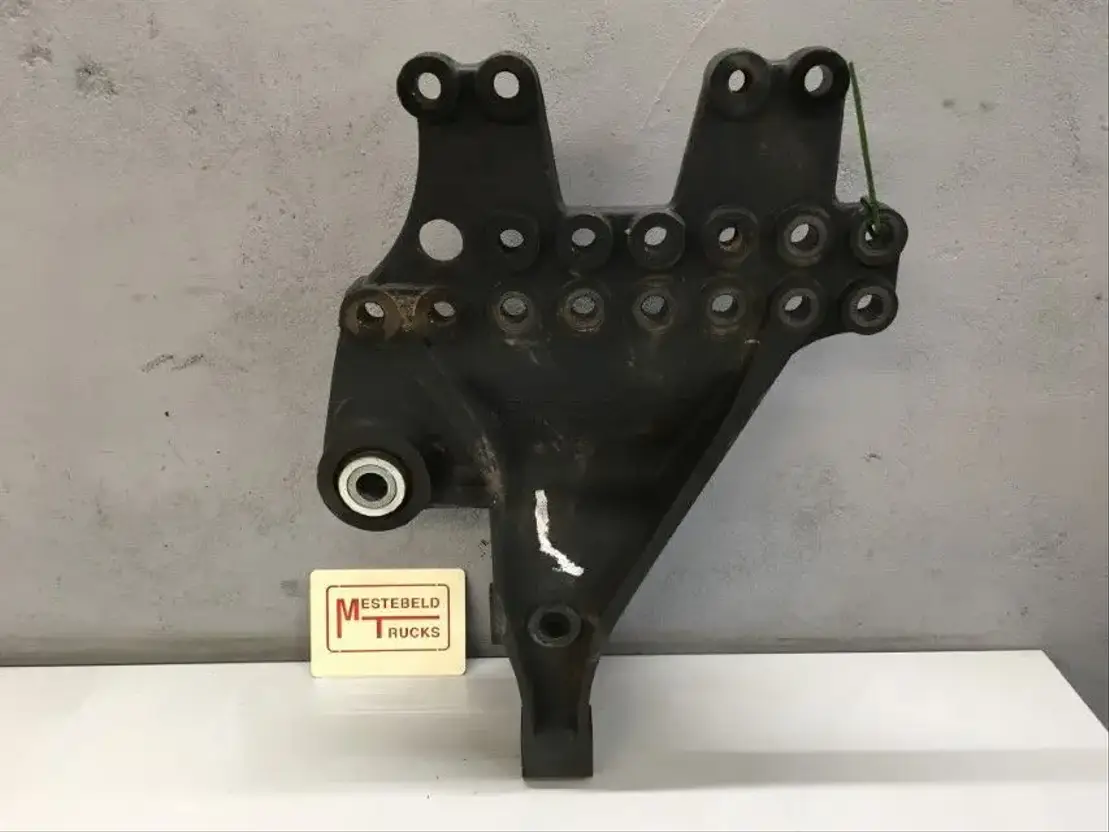 Mercedes-Benz Voorveersteun links