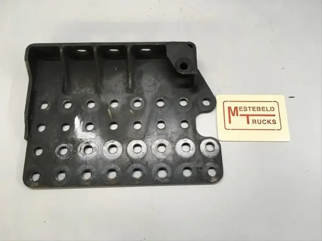 Mercedes-Benz Montagesteun links