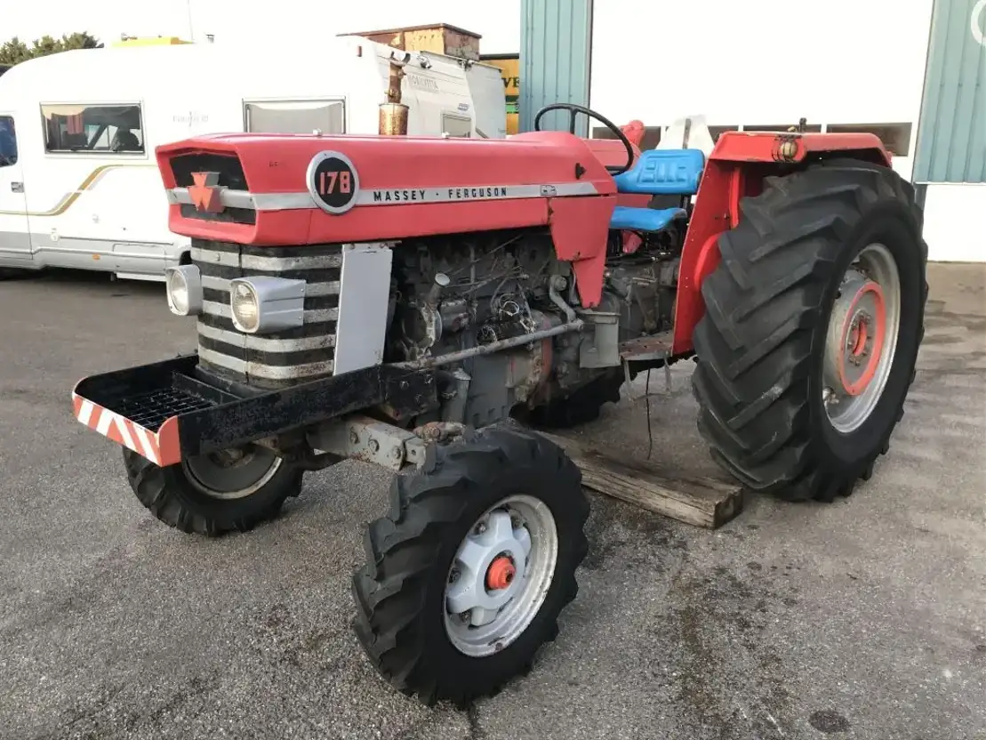 Massey Ferguson 178 / 165 / 65 / ebro Standaard tractor landbouw TrucksNL