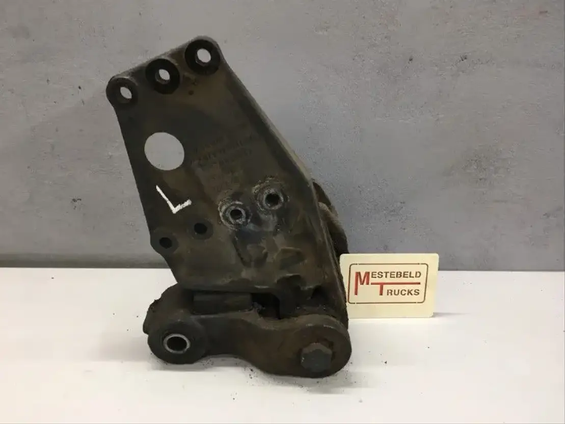 Mercedes-Benz Voorveerhand links