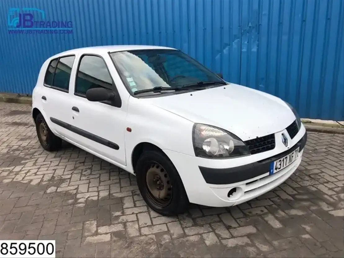 hatchback auto Renault Clio Clio Manual 2002
