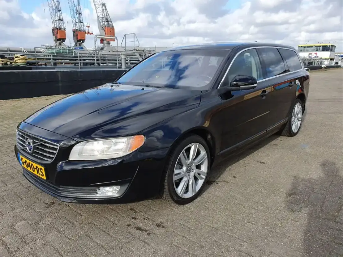 stationwagen Volvo V70 T5 Kinetic Automaat 2014