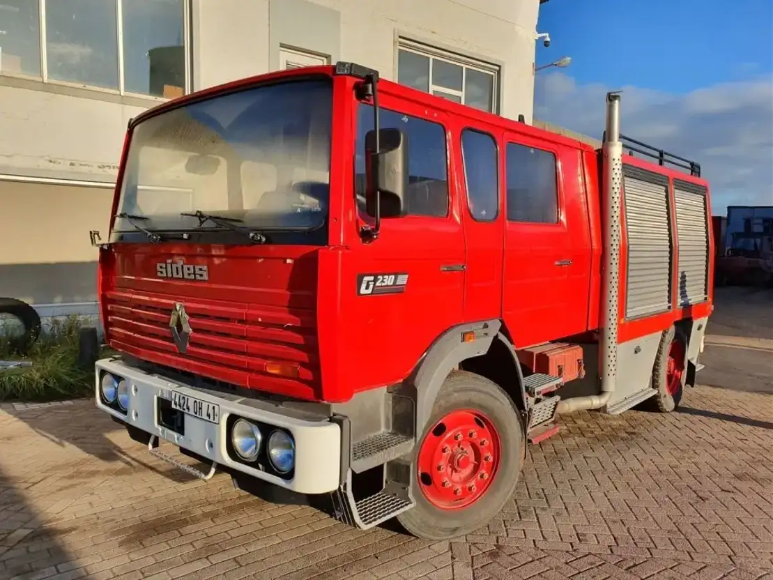 brandweerwagen vrachtwagen Renault G230 FireTruck! - 3000L water tank 1993