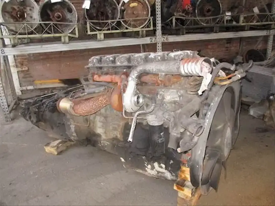 Motor vrachtwagen onderdeel Scania DC1201 - 420HP (124) 2002