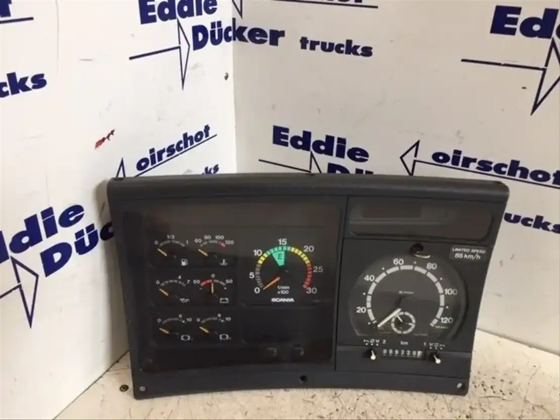 Elektra vrachtwagen onderdeel Scania 1413720 DASHBOARD 4-SERIE (AUTOMATIC)