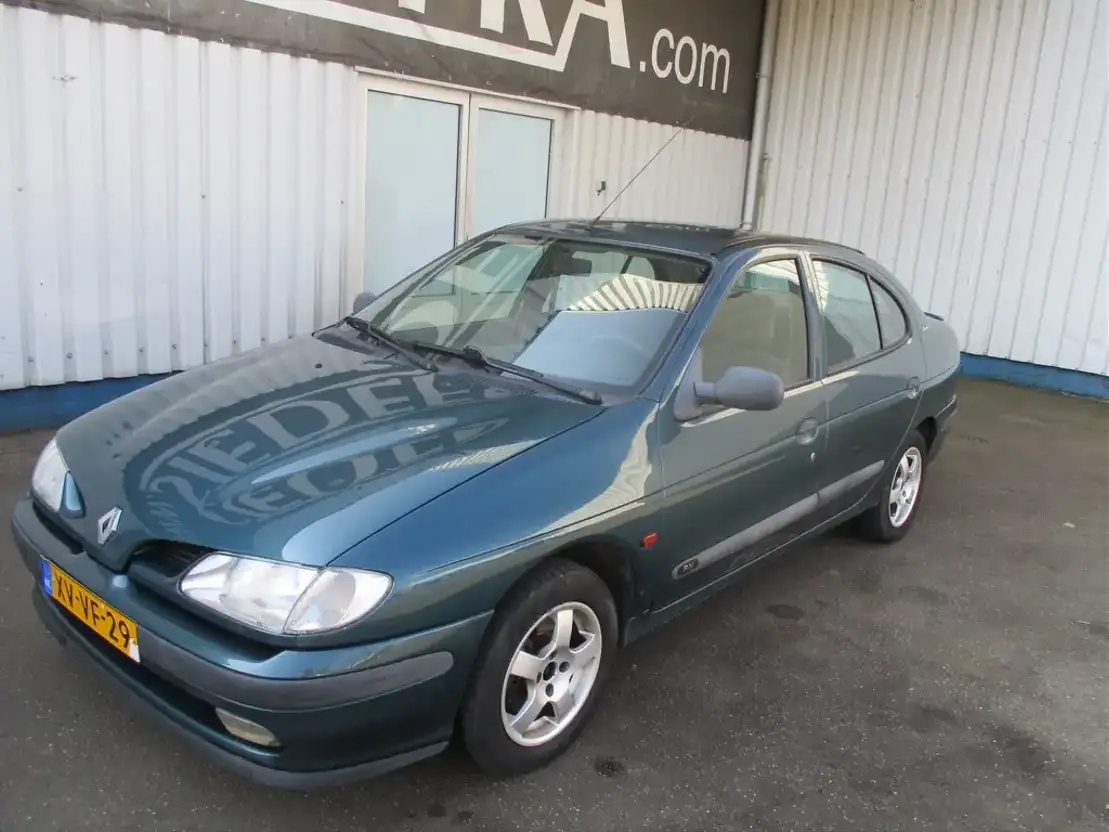 sedan auto Renault Mégane 1.6 Classic Sedan 1999