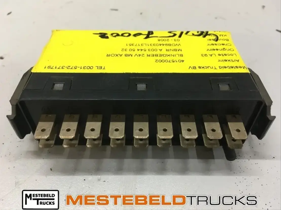 Mercedes-Benz Richtingaanwijzerunit 24V