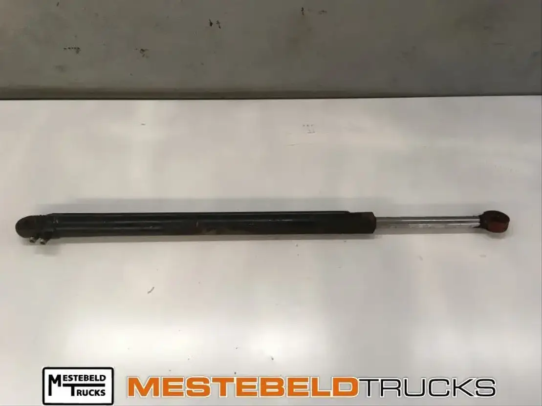 Iveco Cabinekantelcilinder