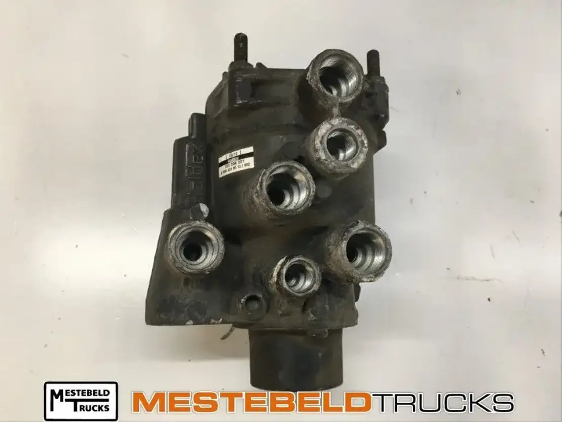 Mercedes-Benz Aanhangwagenstuurventiel