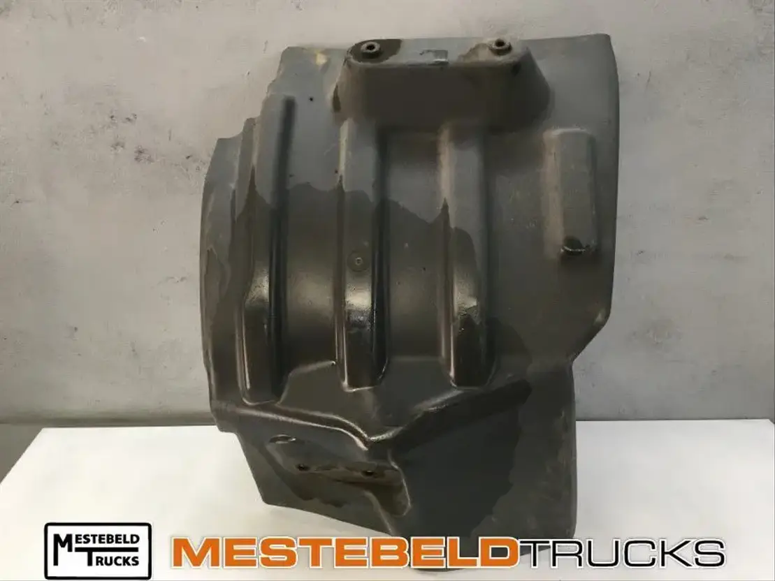 Iveco Voorspatscherm rechts